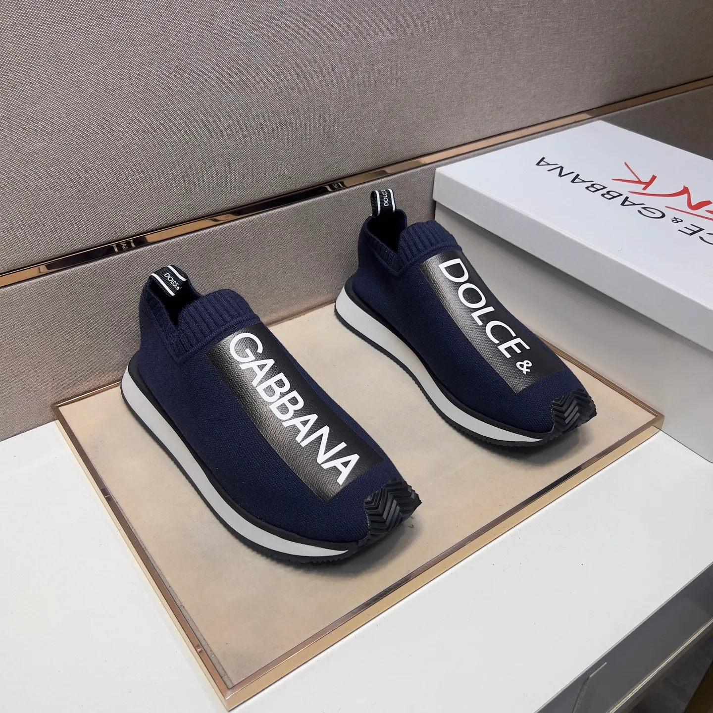 ⬛️Men's men's shoes💰p420【DG～】couple casual shoes 2025z cabinet sales simultaneously 🔶Size: 35-44#️⃣ 🔷7 colors🔜The upper is made of multi-material splicing➕Mesh lining, comfortable and breathable, sole: original comfortable, wear-resistant and non-slip outsole, ⚠️Real shot📱Photographed🎬The real thing is better📢📢📢